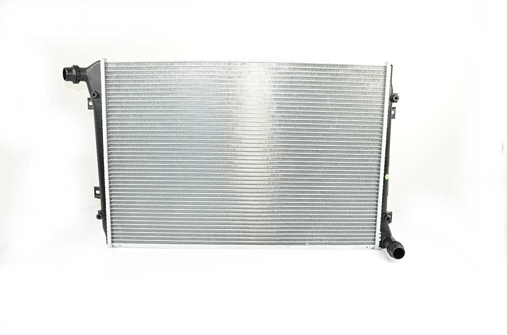 BSG 90-520-026 | Su Radyatörü 8Mk376765121 (650X451x34 mm) Golf5-Jetta-Caddy-Passat-A3 Bls-Bmm 1.9 TDI-2.0 TDI 04-